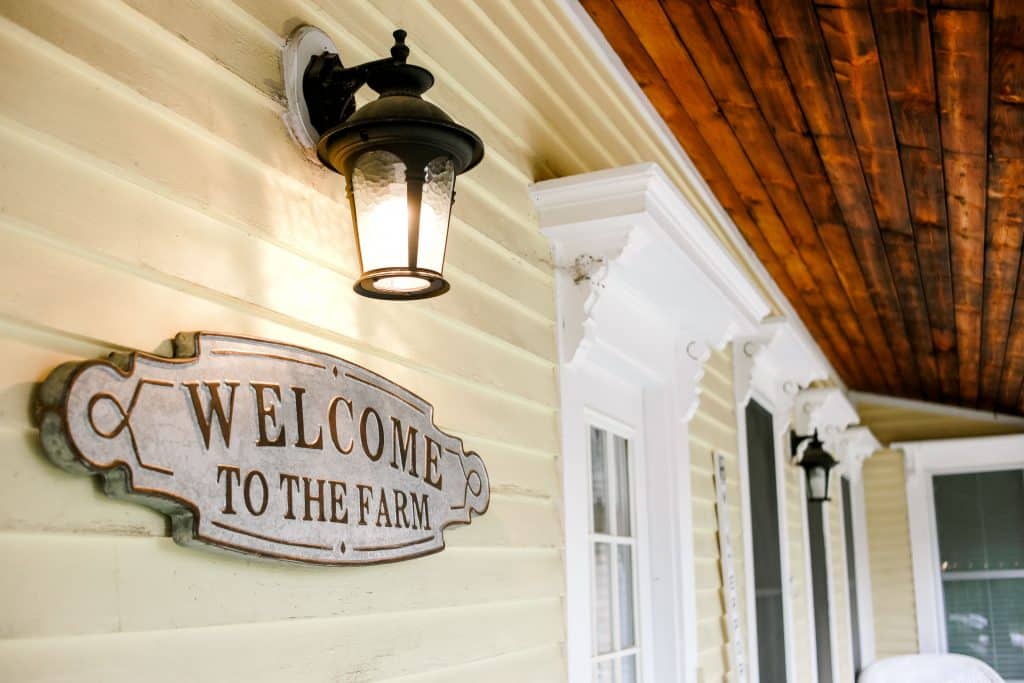Maine Barn Wedding front porch of the barn